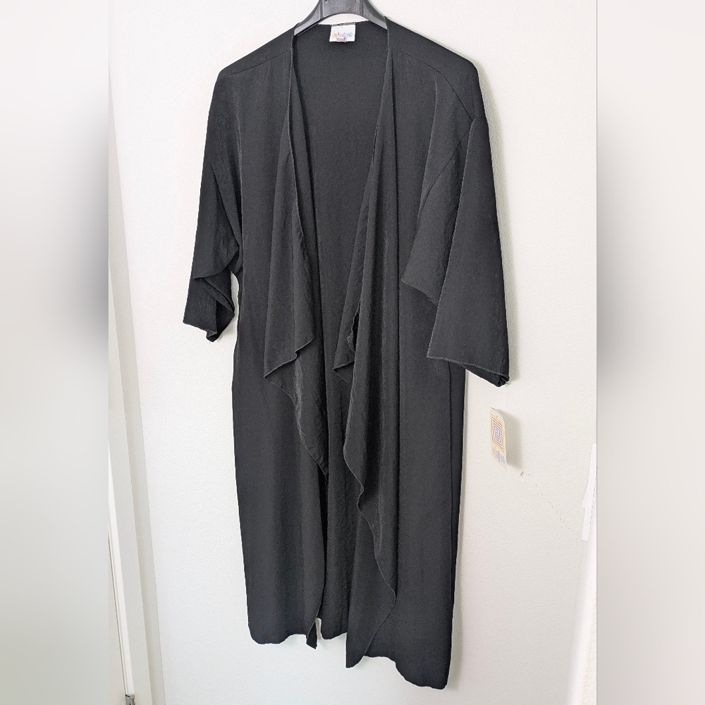 New LuLaRoe Women's Shirley M Medium Solid Black Kimono Cardigan Cover Up